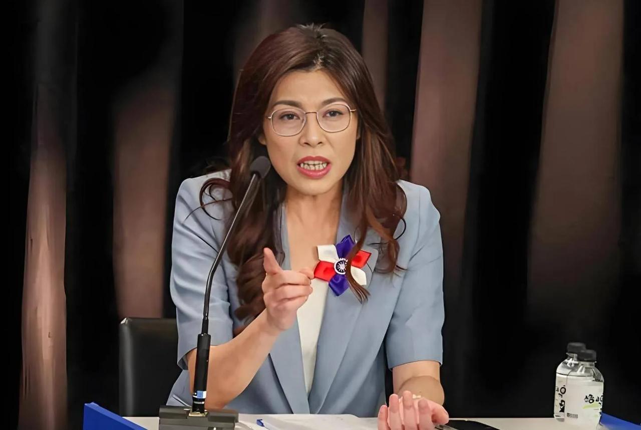 郑丽文重复观点太让人吃惊了。7月5日，中国台湾省的郑丽文又一次发文说，和