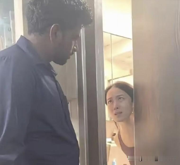 现在外国小伙来中国，头等大事不是找房，而是找个中国女孩做女朋友！不管是欧美、