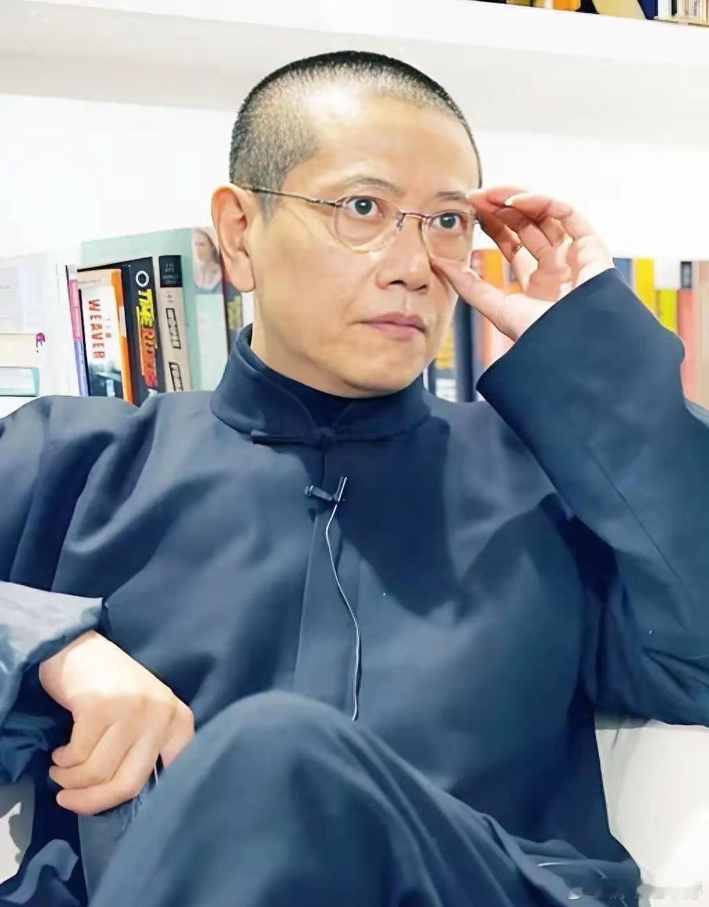 曾经长期旅居国外、一度极力推崇西方文化的陈丹青，近来向国内观众诉苦，称自己在美式