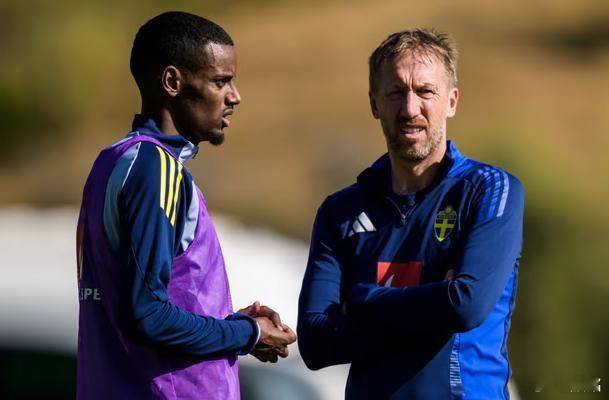 波特在瑞典执教奥斯特桑德俱乐部7年，瑞典语说的很溜。所以，瑞典国家队世预赛的赛前