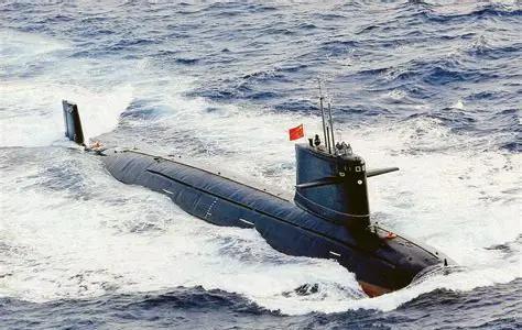 潜艇与空间站，两个极限环境，差距何止天壤之别。潜艇，有限的空间，空气闷热经常超过