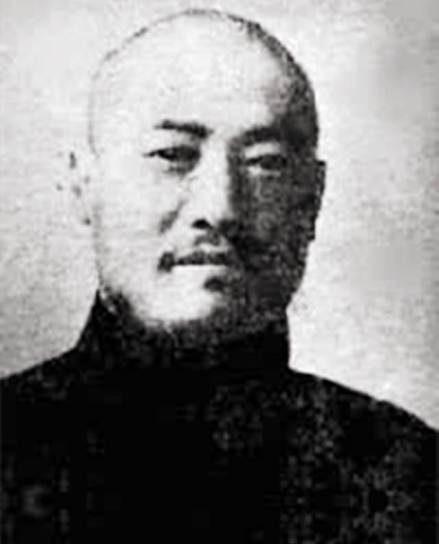 1949年，解放军遭马家军包围，眼见就要全军覆没！彭老总情急之下，大喊：“炮轰穿
