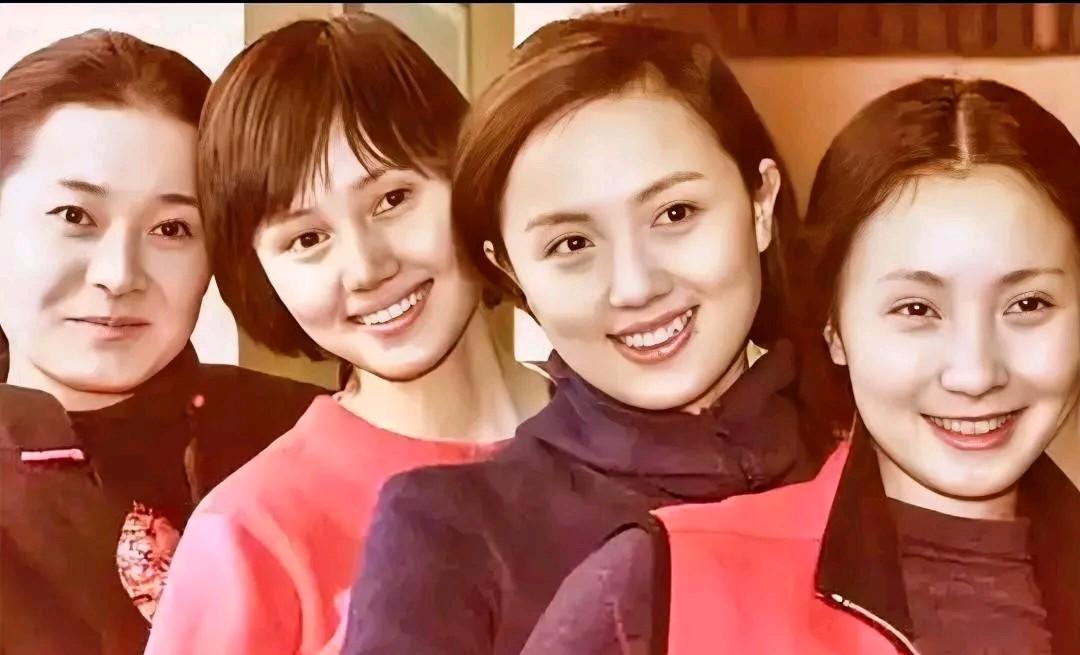 都是素颜照，好美呀！你喜欢谁？你能说出这四位美女的名字吗？