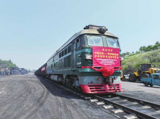 老挝真的是拼了，为了修建中老铁路几乎把国库都掏空了，中国看他们这么积极，自然不能