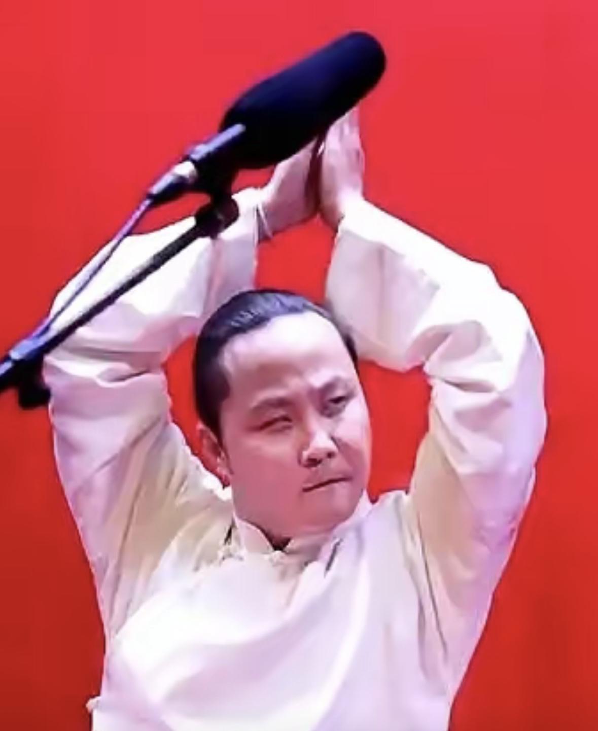 闫云达骂前师父郭德纲两口子有一段时间了，其实大家都明白怎么回事，就是自己开相声剧