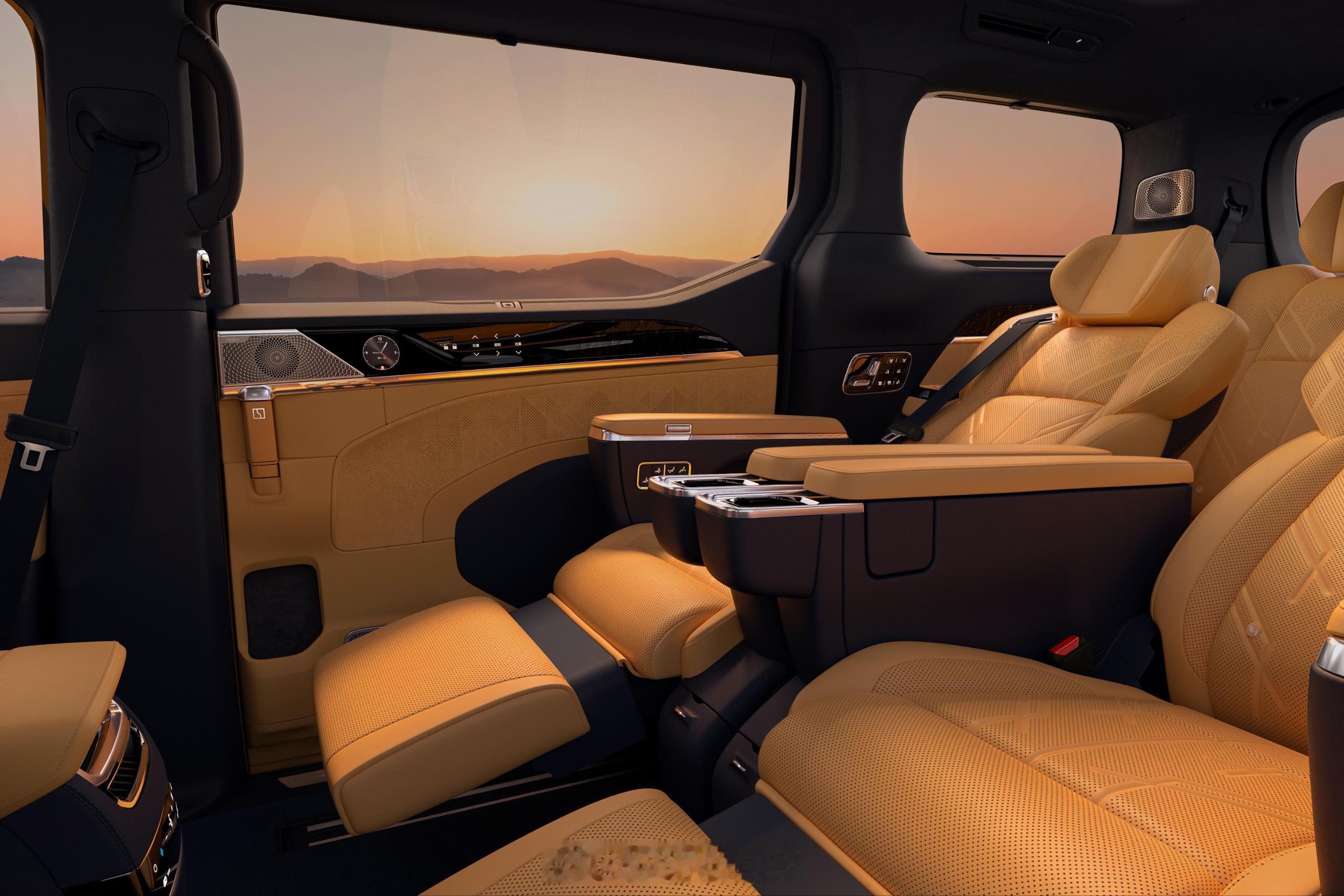 谁说家用MPV就得是商务车的“减配版”？这次焕新极氪009直接给出了标准答案。作