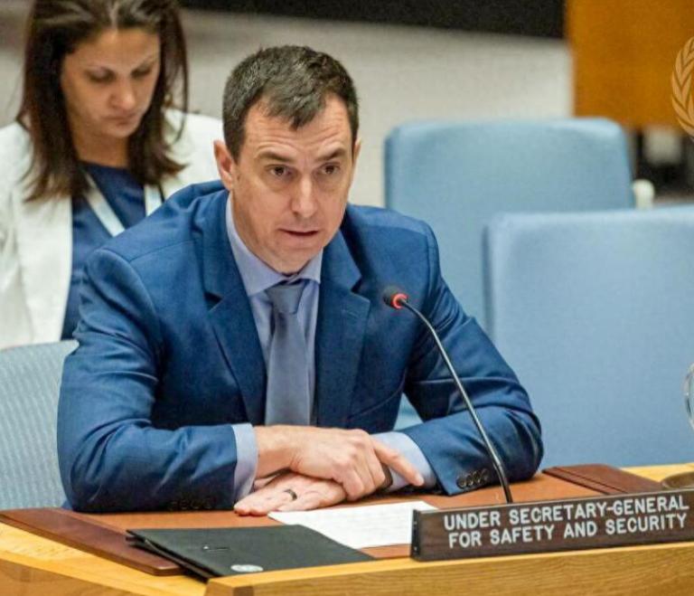 怕什么来什么！以色列这回弄巧成拙，把联合国高官扣在机场整整45分钟，让全世界看了