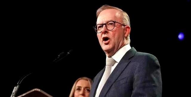 澳大利亚这手翻脸，比翻书还快。前脚刚喊着要收回达尔文港，后脚，盛和资源