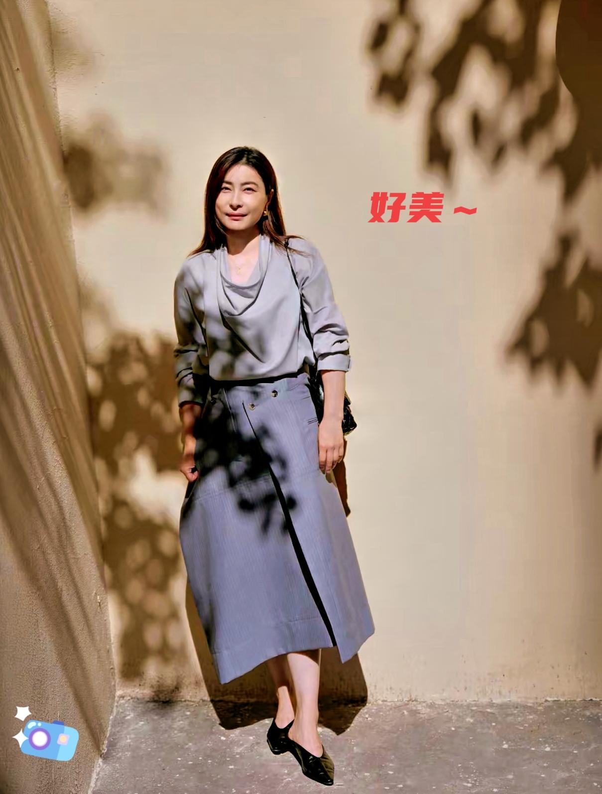郭晶晶，高调发文！8月7日上午，郭晶晶难得更新社交动态，并高调晒出几张近照，