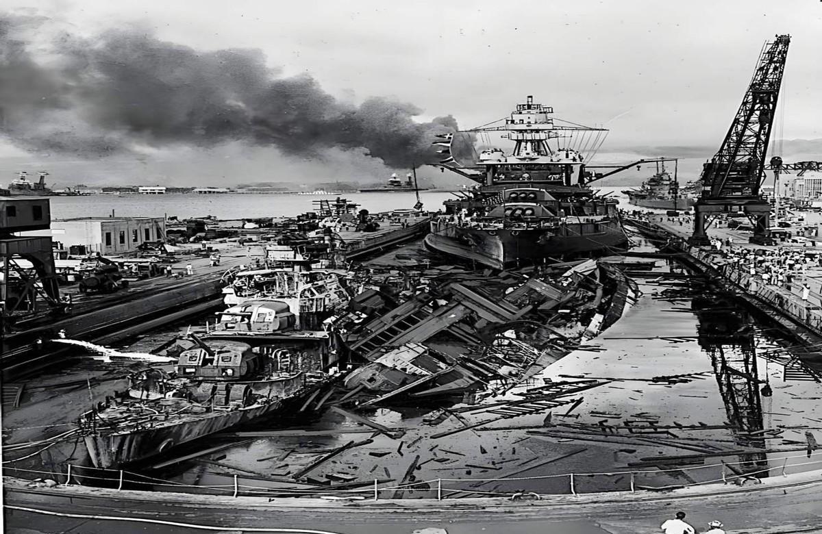 石破茂在回答记者时说日本若偷袭中国，会重走当年日本偷袭珍珠港的老路的苦果，这一次