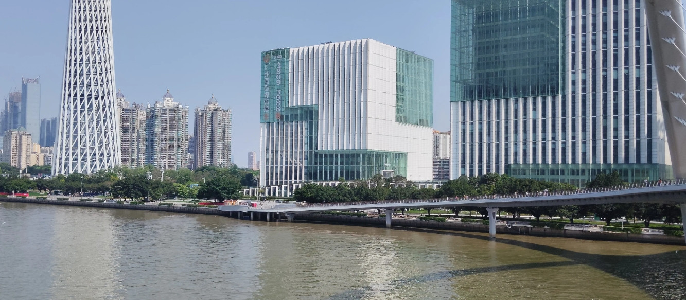 不管在哪里上班，都应该学会的处世原则！1、不要去追全公司最漂亮的女人，那不是