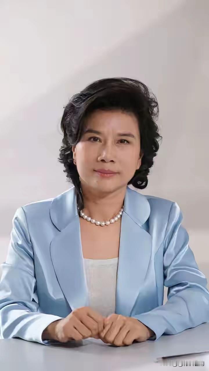 董明珠说，堂堂的十四亿大国，竟然我们的高端装备靠进口，不能走向世界，不能服务世界