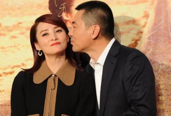 2005年，陈建斌抛弃同居5年的吴越，转身娶了蒋勤勤，一次采访时，记者问：“陈建