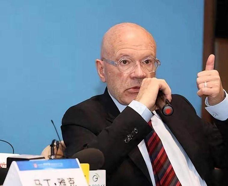 英国剑桥大学研究员雅克这话太给力了。戳中了很多人没说透的本质，美国靠两次世界大