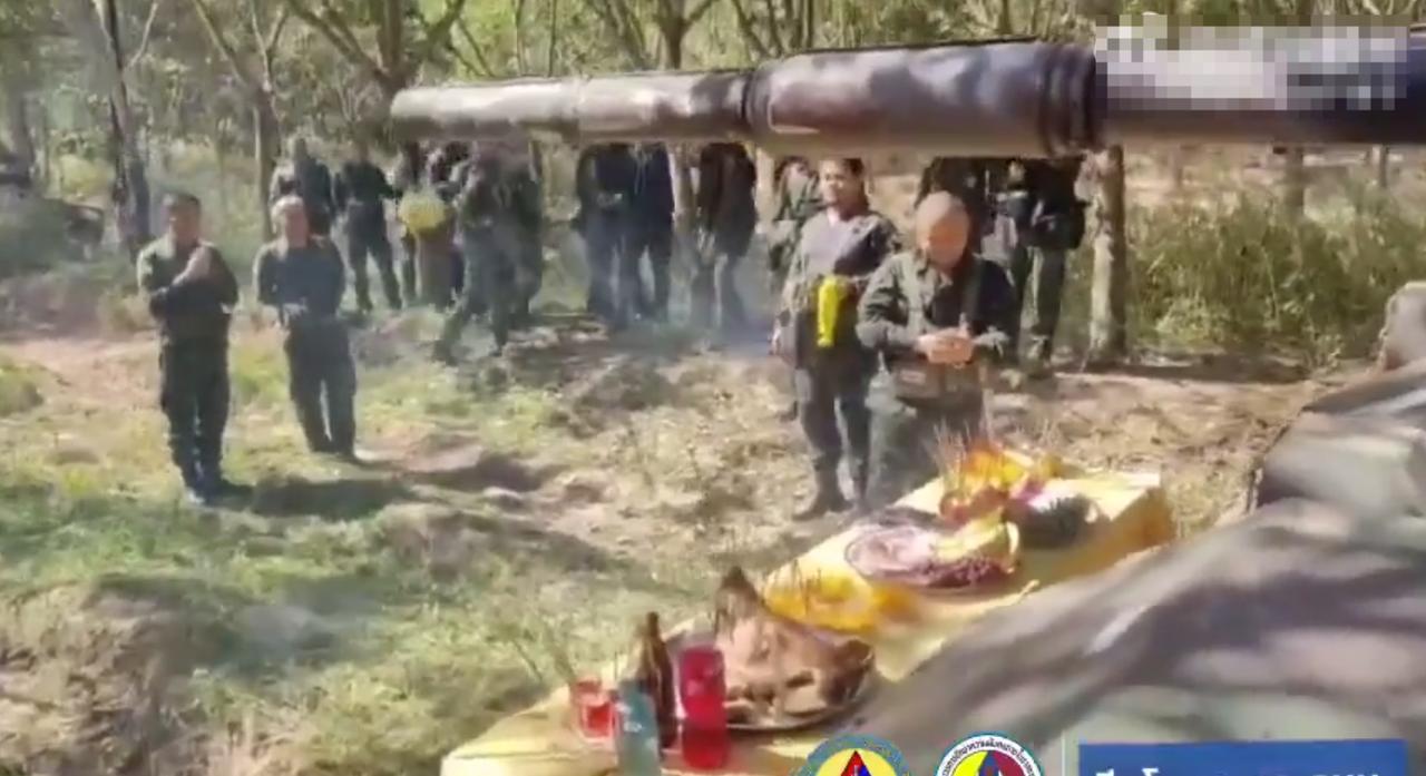 泰国军队是真的很重视VT4坦克！每辆VT4坦克都逃不过泰国和尚的祝福，每辆V