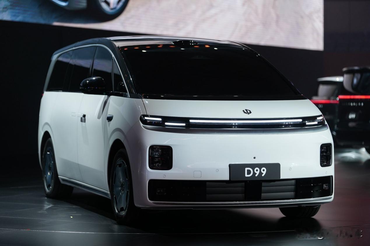 零跑D99首发亮相，比埃尔法更豪华更科技？要说现在特别值得大家关注的新车，
