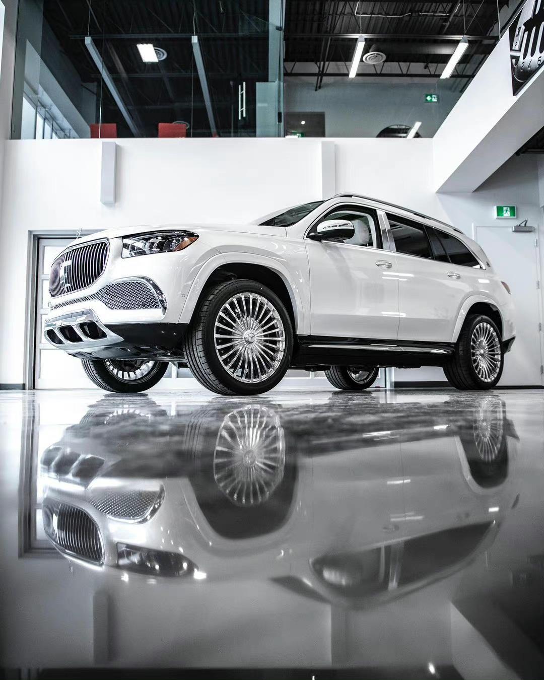 梅赛德斯–MAYBACHGLS600