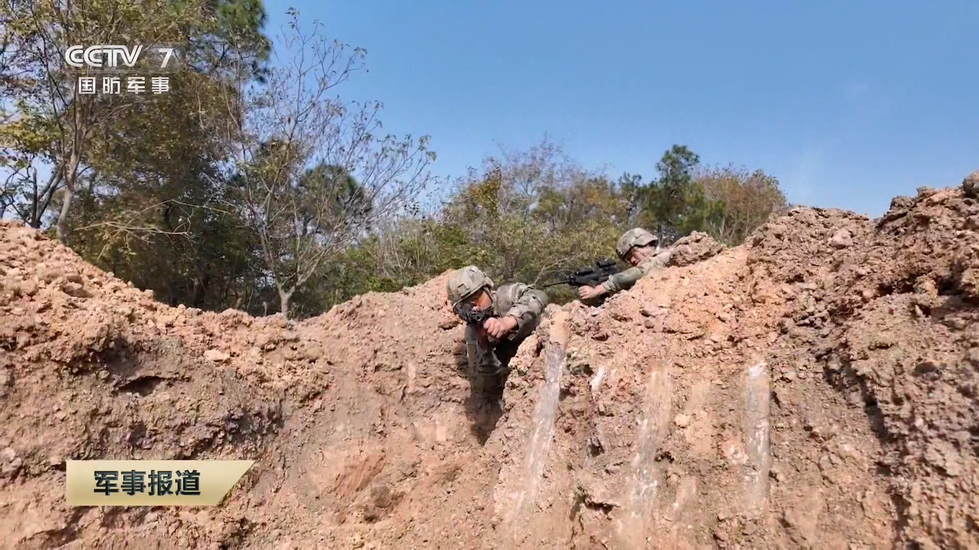 这个大八轮部队的单兵装备不错