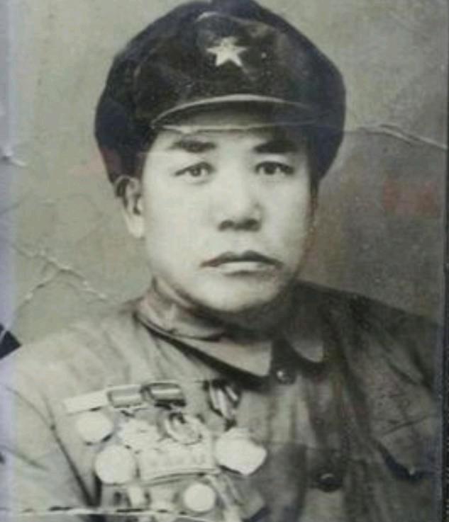 1955年，新中国首次大授衔，伟人看完授衔名单，突然问道：“那个砍杀了27名日军