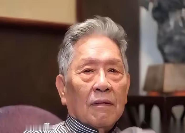 台退将一句话,给我听得一激灵这话可不是随便听来的!是2025年10月18日