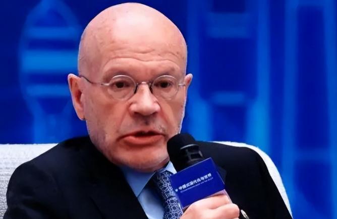 为什么西方国家都不喜欢中国？英国专家：中国有一个“老问题”英国剑桥大学前高级