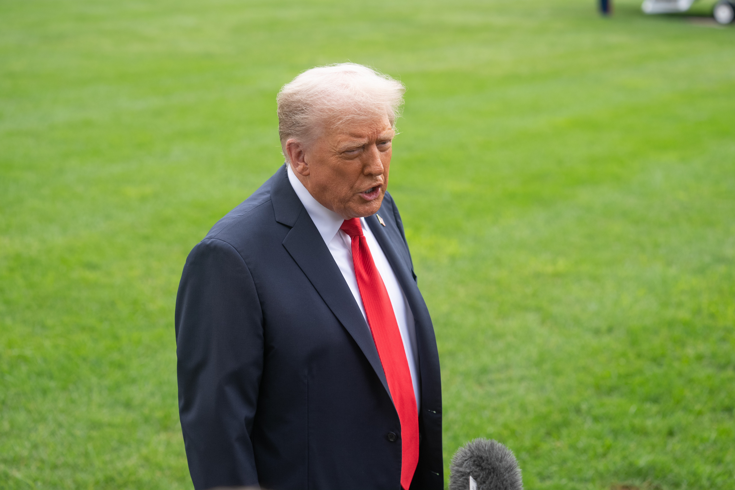 #特朗普说不会教别人使用战斧导弹#【#特朗普表示希望乌克兰冲突得到解决#】据俄罗