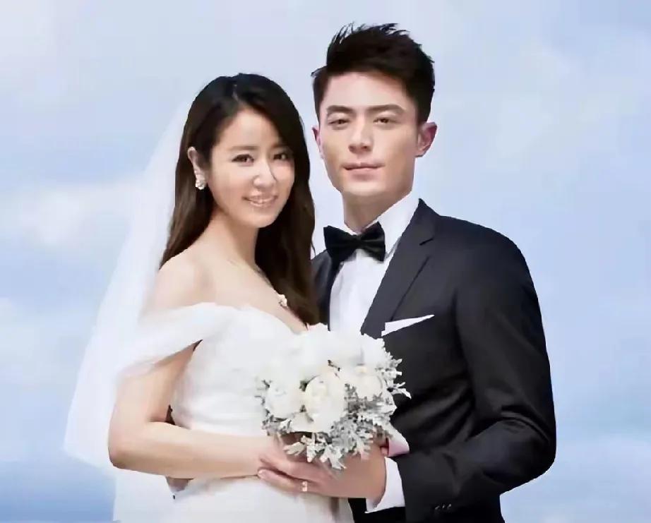 林心如父母金婚宴，直接把娱乐圈的浪漫值拉满！现场林爸爸西装笔挺，林妈妈优雅如初，