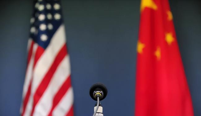 三十年河东，三十年河西，估计美国政府没想到，美国打向中国的拳头，最终都挨到了自己