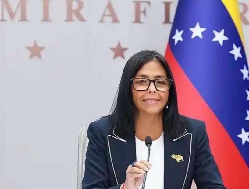 委内瑞拉开始失控？多地爆发大规模抗议活动，要求反对派回国参与大选副手回来了，
