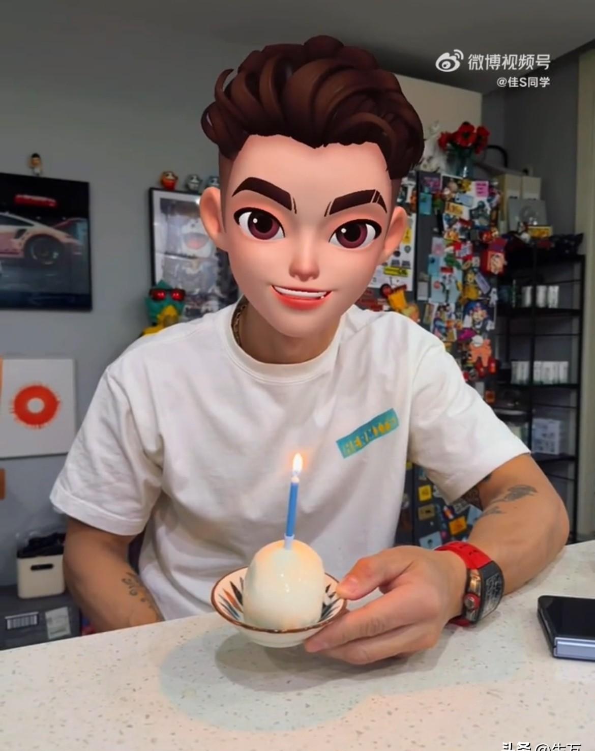 他老婆把生日视频发出来那一刻，我就知道，那个男人要回来了。视频里他穿着最简单的