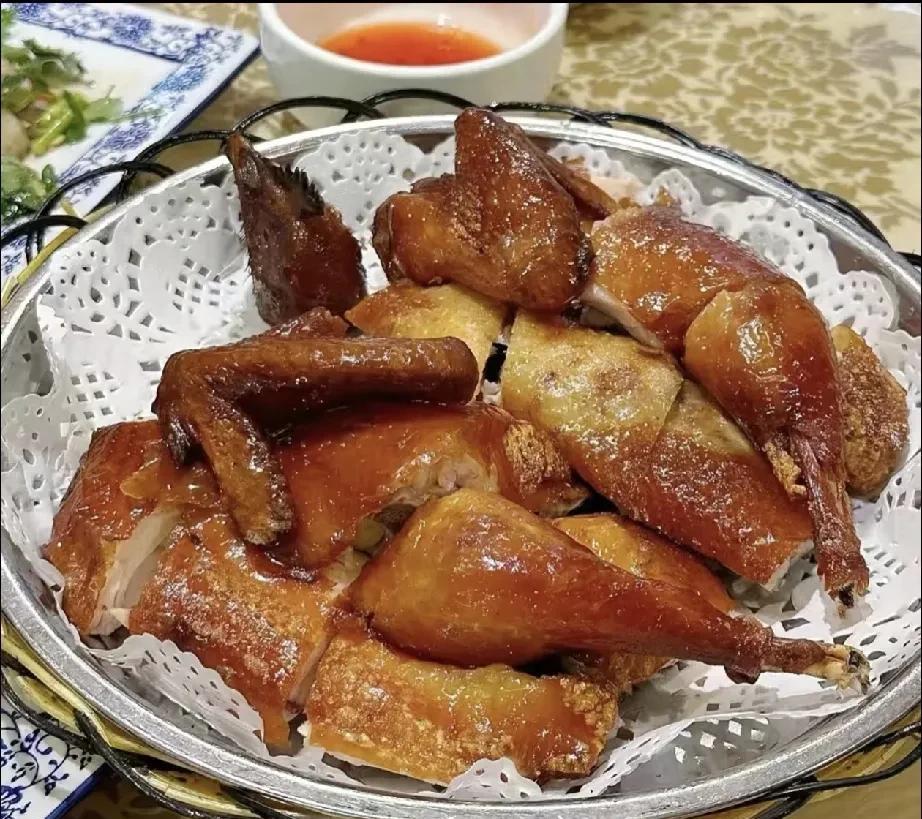 全红婵的哥哥全进华做的“湛江白切鸡”输了比赛一点也不冤，虽然他选用的是养足180