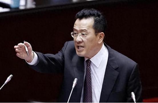 太罕见了：台军上将排成一排，大陆送上一句话，郑丽文发现不对劲 2月11