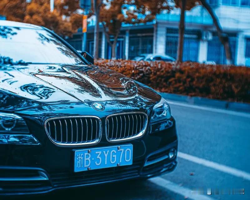 宝马开年引爆价格战开年宝马就搞大事情，直接引爆价格战！1月1日宣布全面降价，3