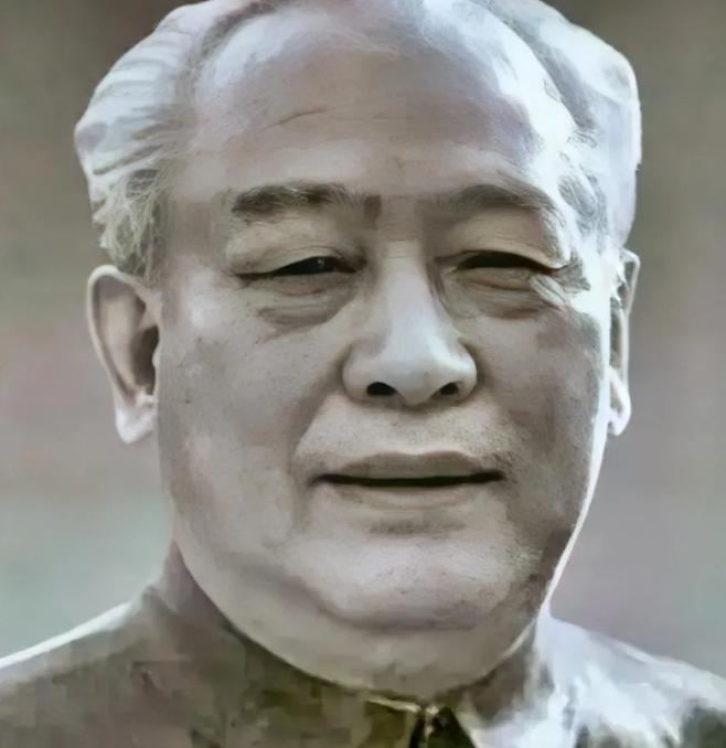 1983年，时任总政主任余秋里回乡探亲，弟弟却不愿相见。村长亲自去请也不行，余财