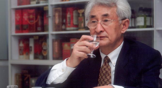 茅台集团前董事长季克良在采访中大方说道：“我这辈子大概喝了2吨茅台酒！每天早晨我