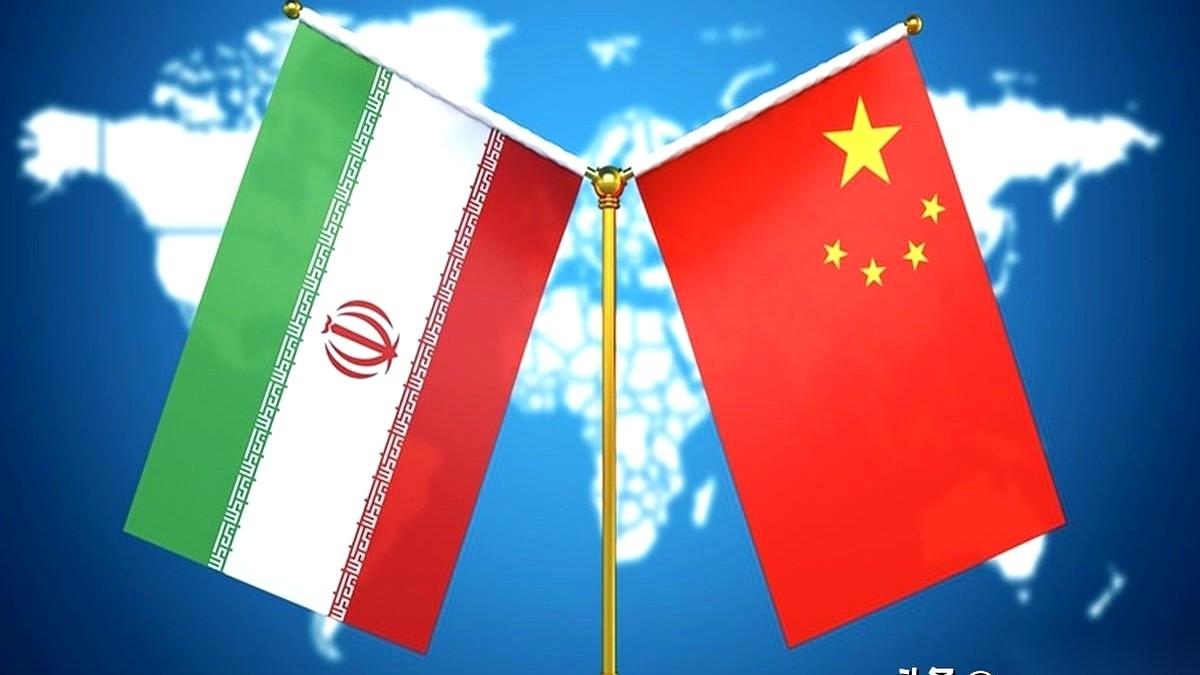 《华尔街日报》最近拨弄着算盘，死死盯上了伊朗的海关账本。他们指着今年前六个月的