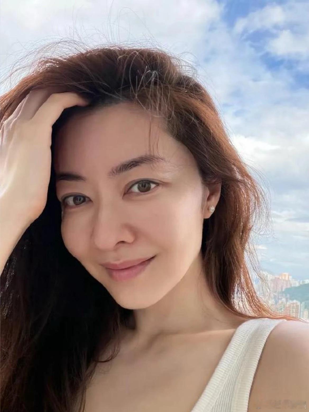 熊黛林婉拒祝福郭富城熊黛林已经很体面了吧恋爱7年，男方不公开情侣关系，