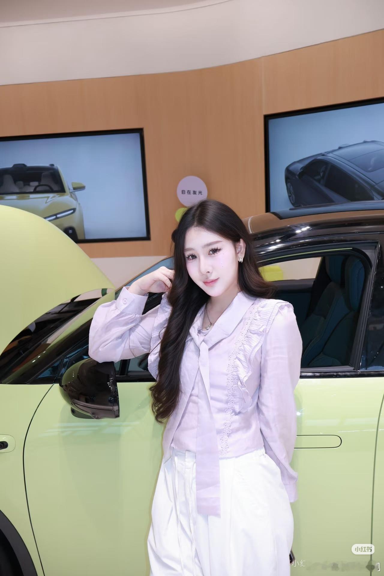 开完蔚来萤火虫！再也看不上ID3？这几点赢麻了！开它上街被问爆💥蔚来萤火虫 ?