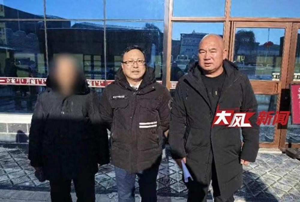 1988年，18岁的周永刚被当成杀人犯，判了21年。出狱后，他拿到580万赔偿，