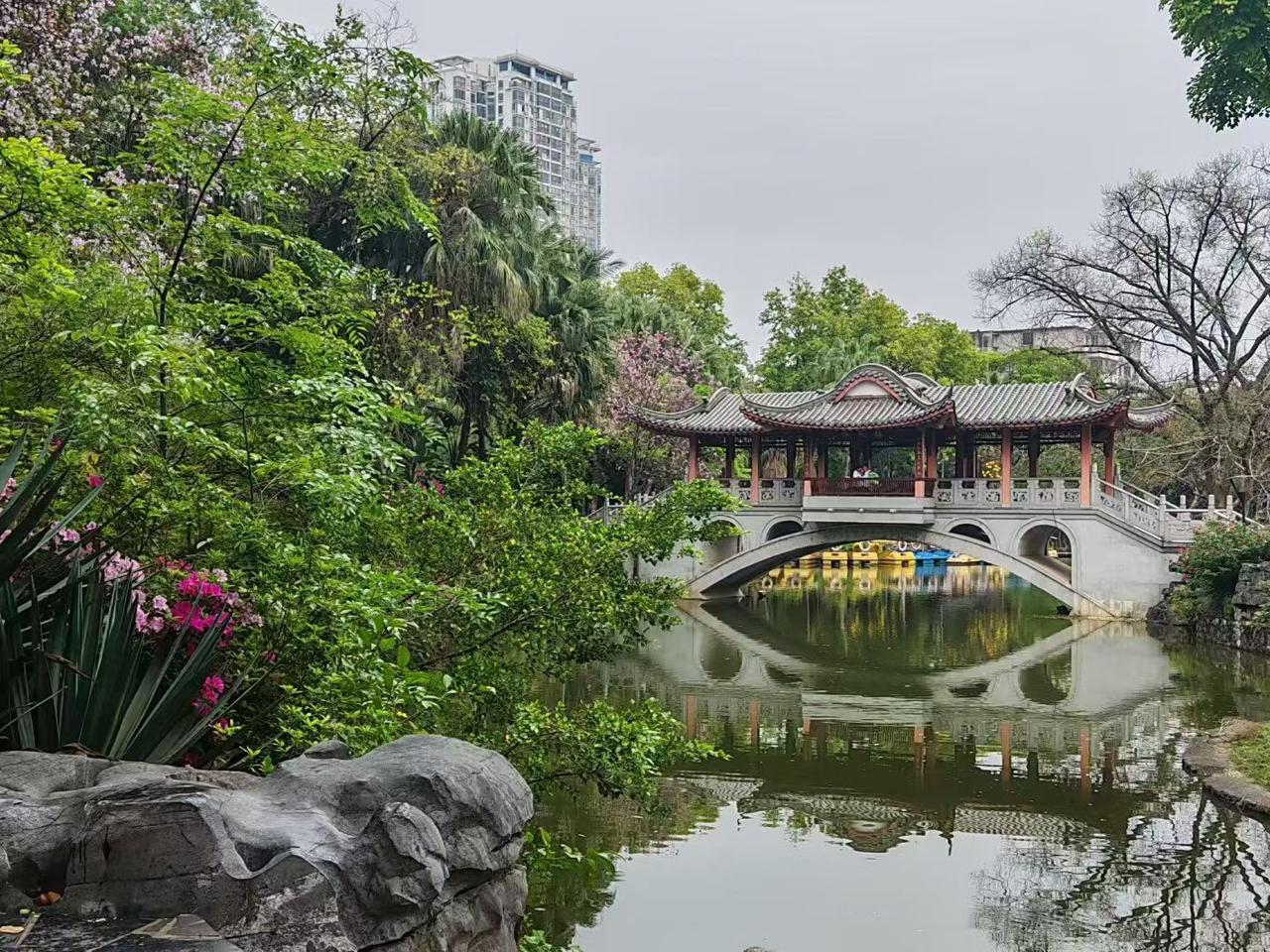 退休后，你会选择自驾游吗？看完这3个理由，我立刻订了车！最近“退休后你会选