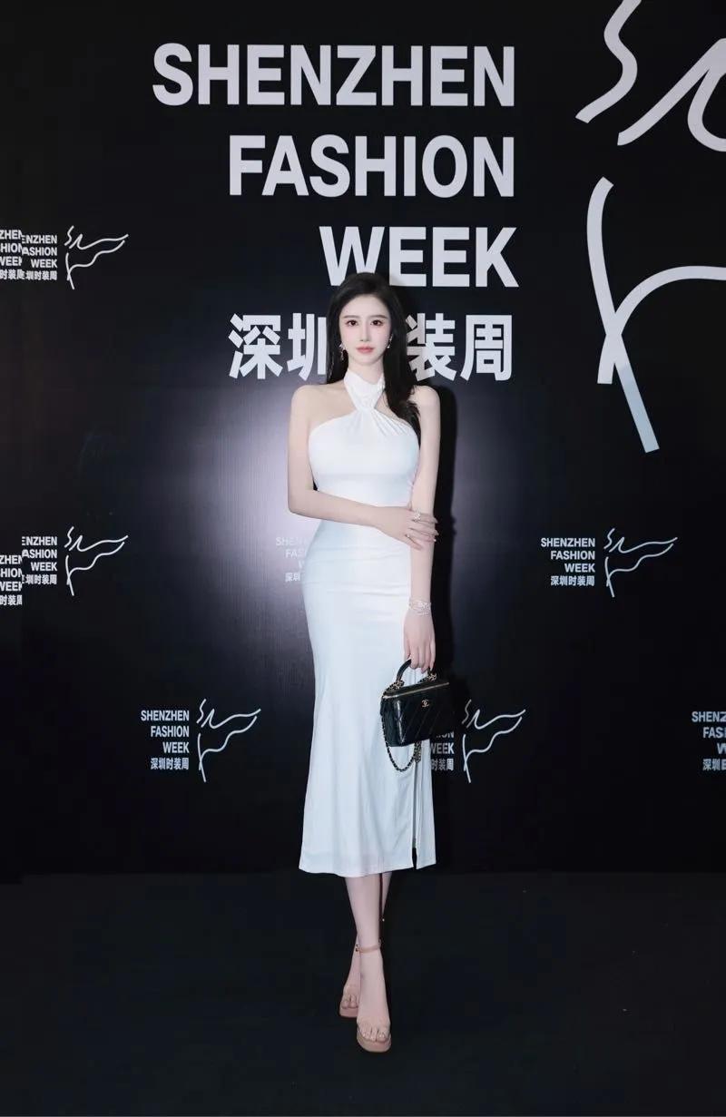 女人长的漂亮重要还是活的漂亮重要应该还是活得漂亮吧