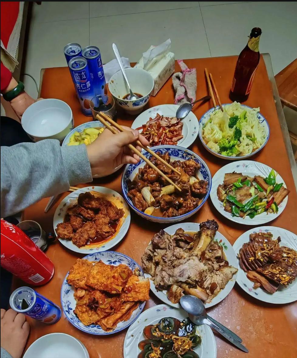 我爸农村出身养九口人，却在成都买下三套房！而有些父母还在怪时代…我真敢说：60