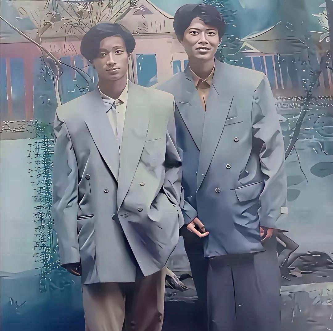 想告诉陈小春，80年代就有人这么穿了