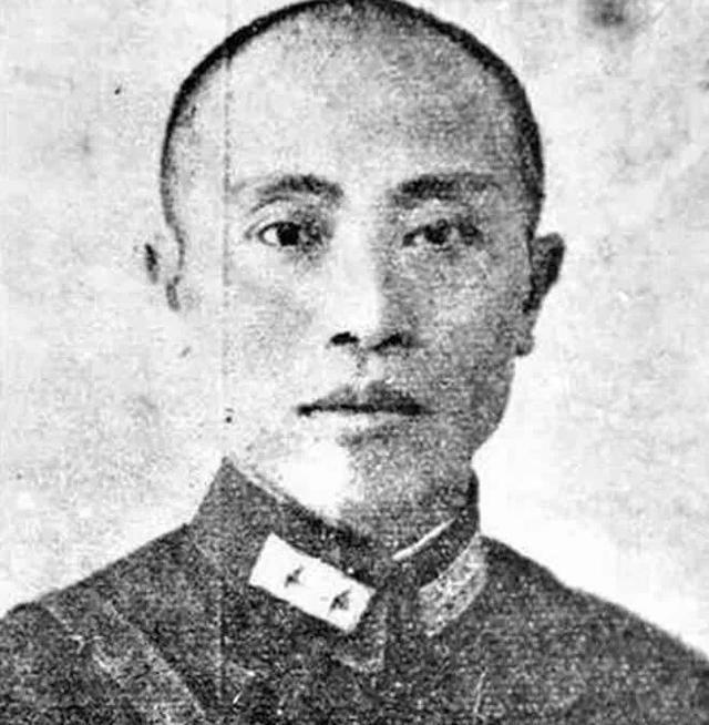 在1944年5月的豫中会战中，中国军队不敌日军节节败退，各部的撤退秩序极其混乱。