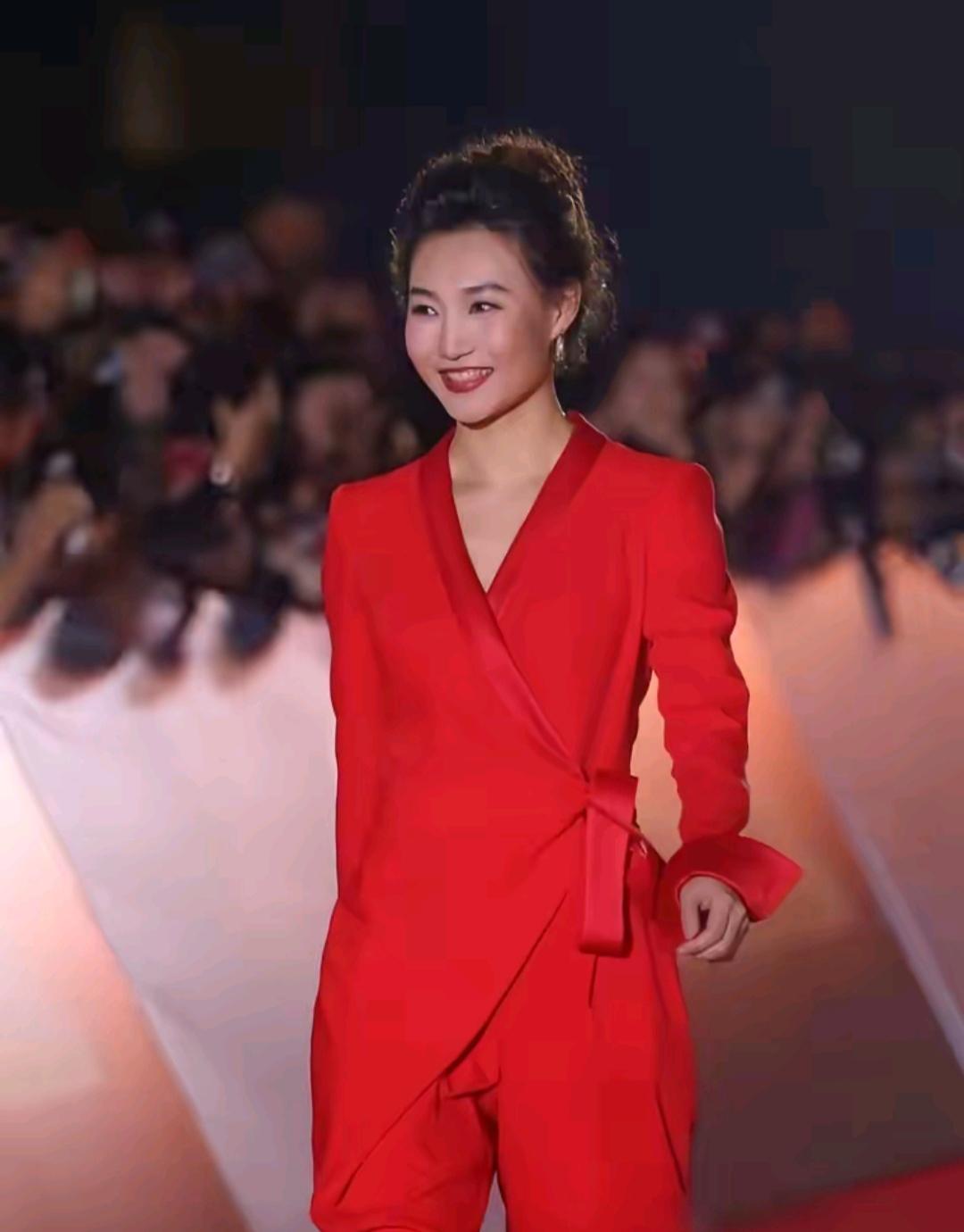 《新闻联播》的主播李梓萌，从1月5号之后，就没在电视上出现过，算了算已经消