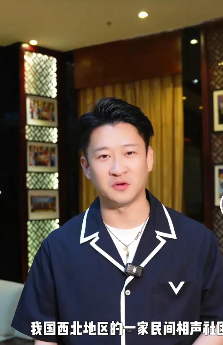 在曹老师的直播间里面，有同行质疑曹老师的相声说的不行。曹老师霸气地说:“以前有黑