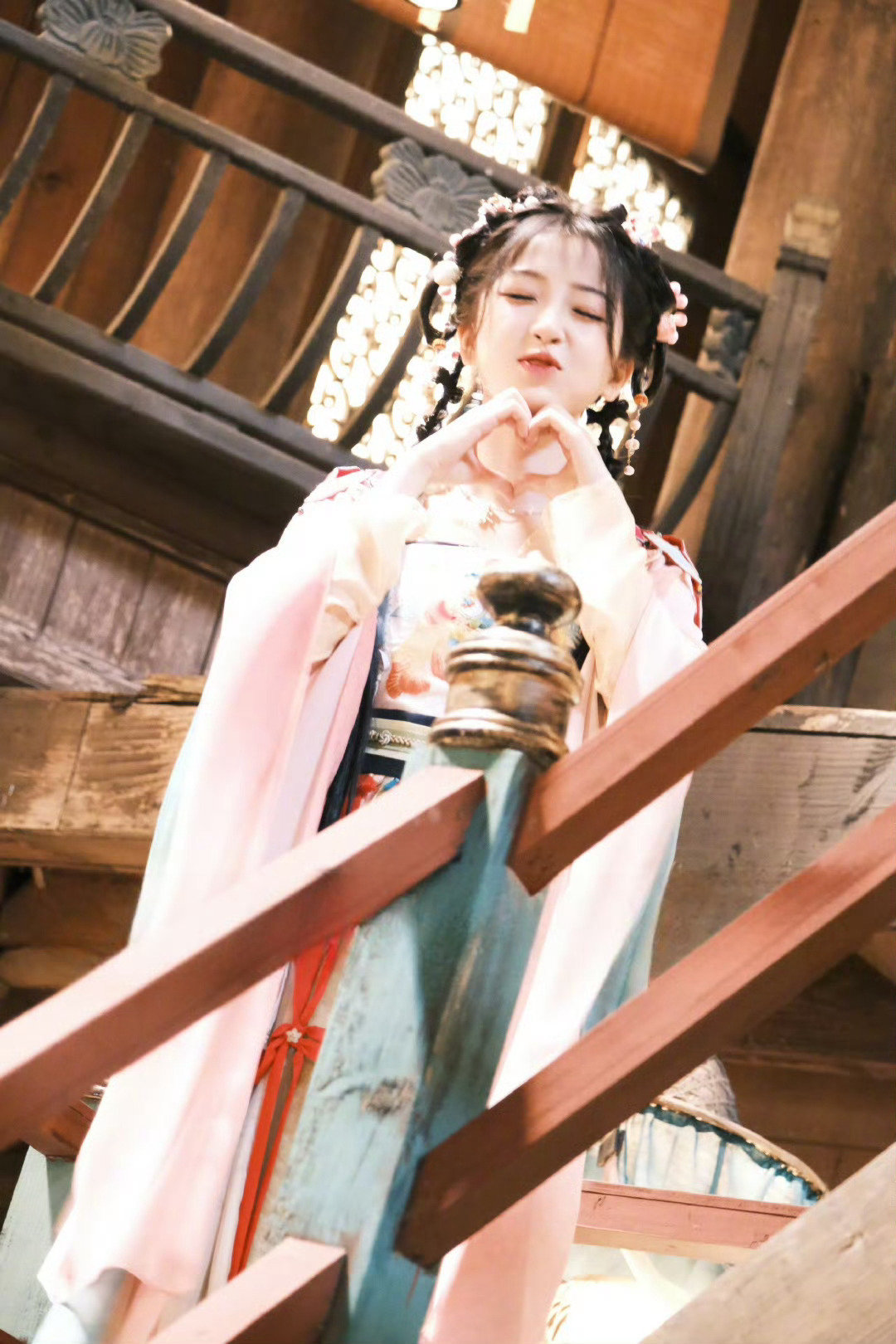 妙妙妙妙～#曝虞书欣敖瑞鹏出演我欲乘风#​