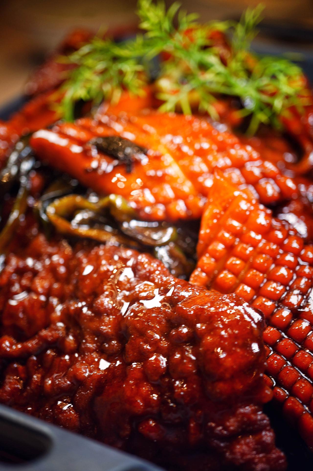 这桌菜，上海人勿好错过朋友说约在妈妈家吃个饭，是一家连名字都像在叫你回家吃饭