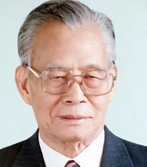 年仅22岁就成为李宗仁秘书，80岁晋升副国级领导干部，女儿如今是中国香港知名女演