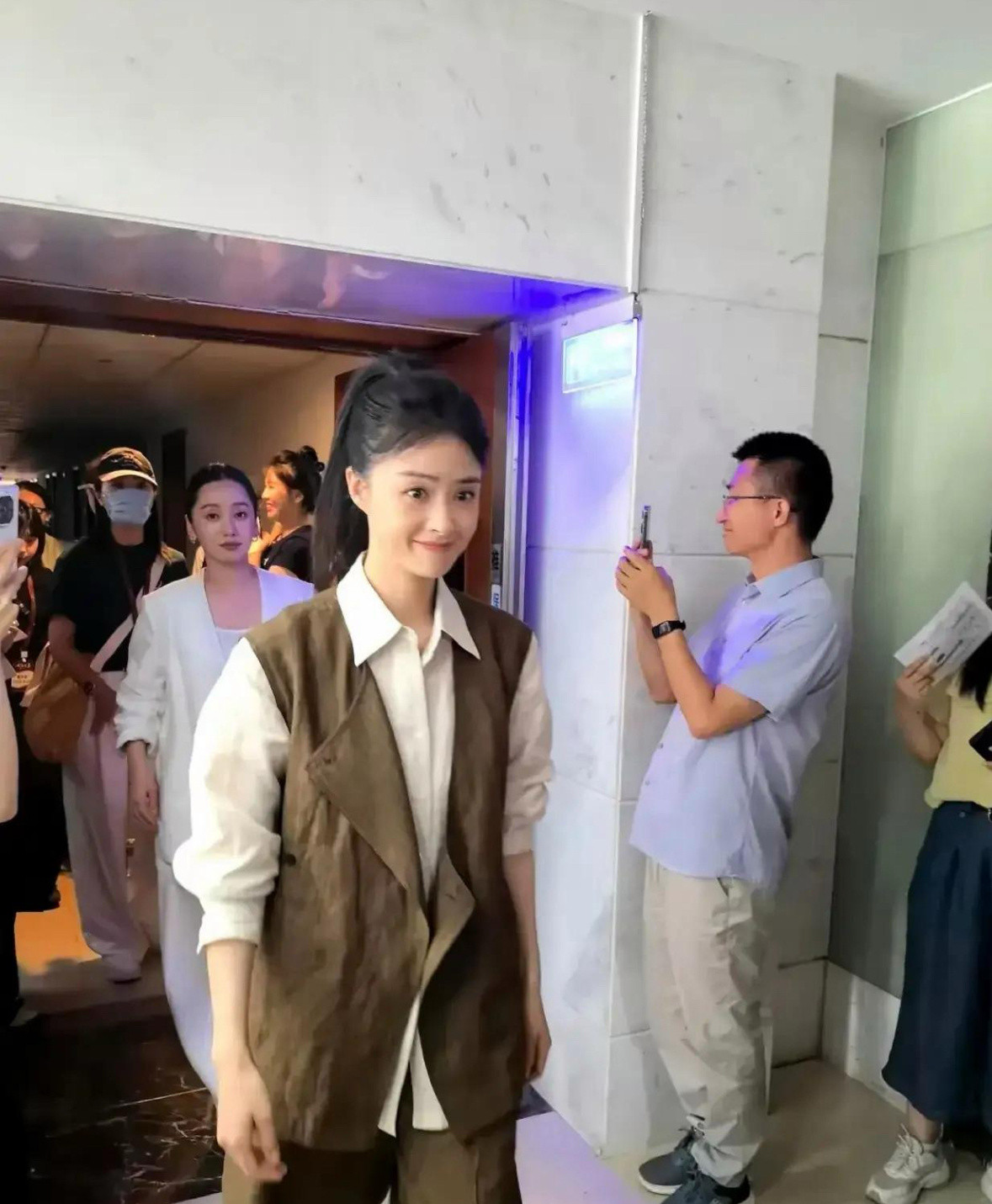 蒋欣和之前比判若两人，真想知道她是怎么瘦下来的​​​